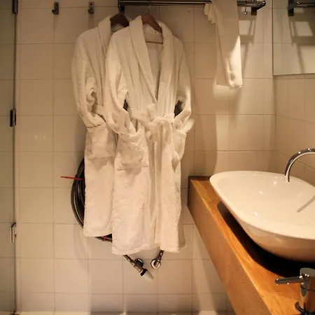 Hot伊拉尼亚酒店及水疗中心 酒店 4*